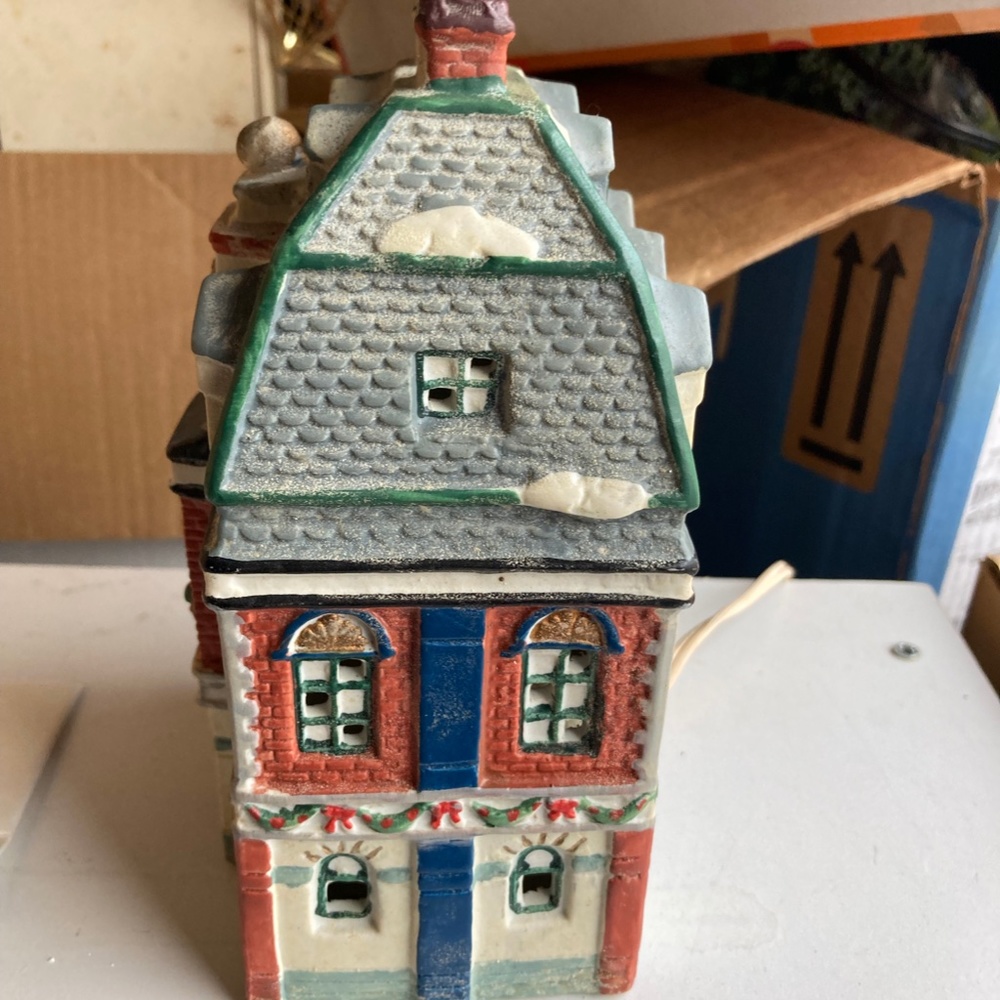 Ceramic Lighted Hotel House - Picture 3 of 5